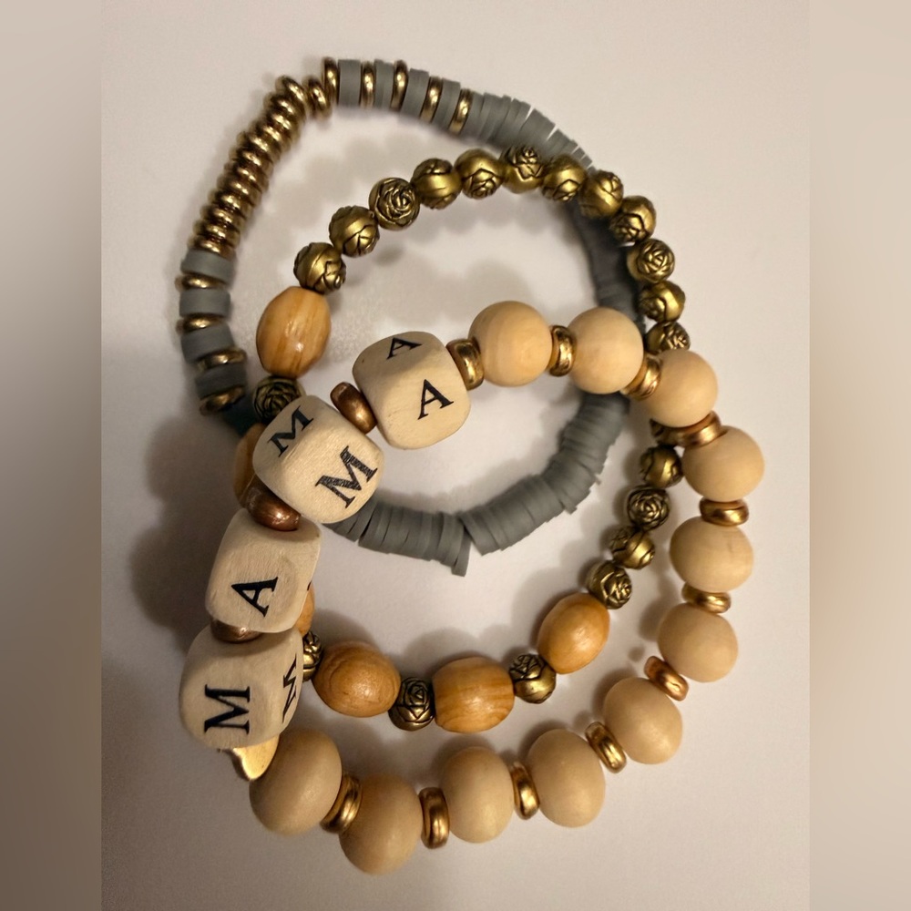 Beaded Bracelet Set with 'MAMA' Lettering